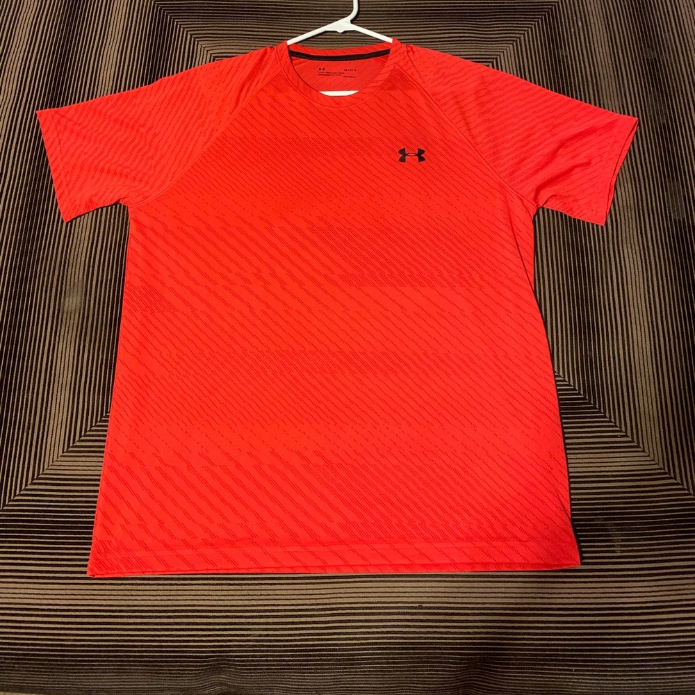 Under Armour short sleeve top